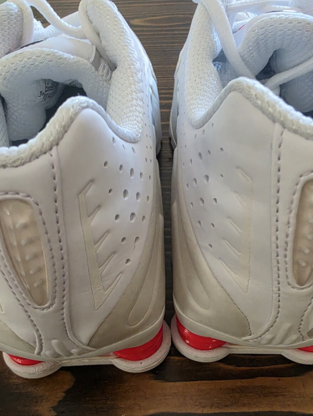 Nike Shox R4 - Picture 3 of 6